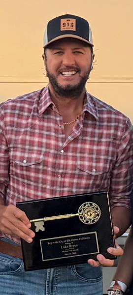 Luke Bryan Key to City Presentation