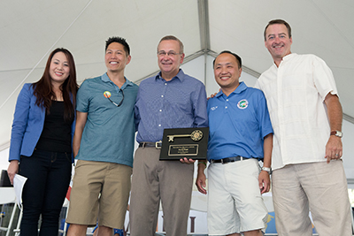 Roy Herburger receiving the award