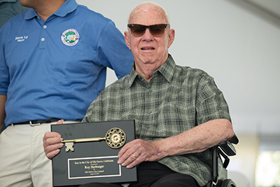 Roy Herburger receiving the award