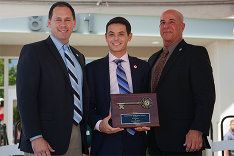 kyle larson receiving the award